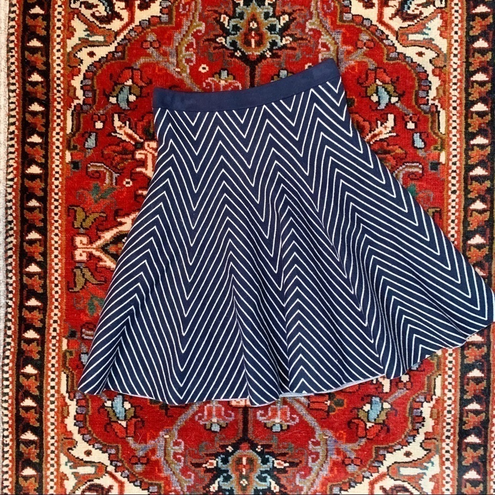 Carmen Marc Valvo Chevron Thick Knit Flared Mini Skirt
